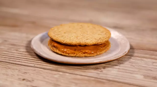 Oatcakes with Peanut Butter